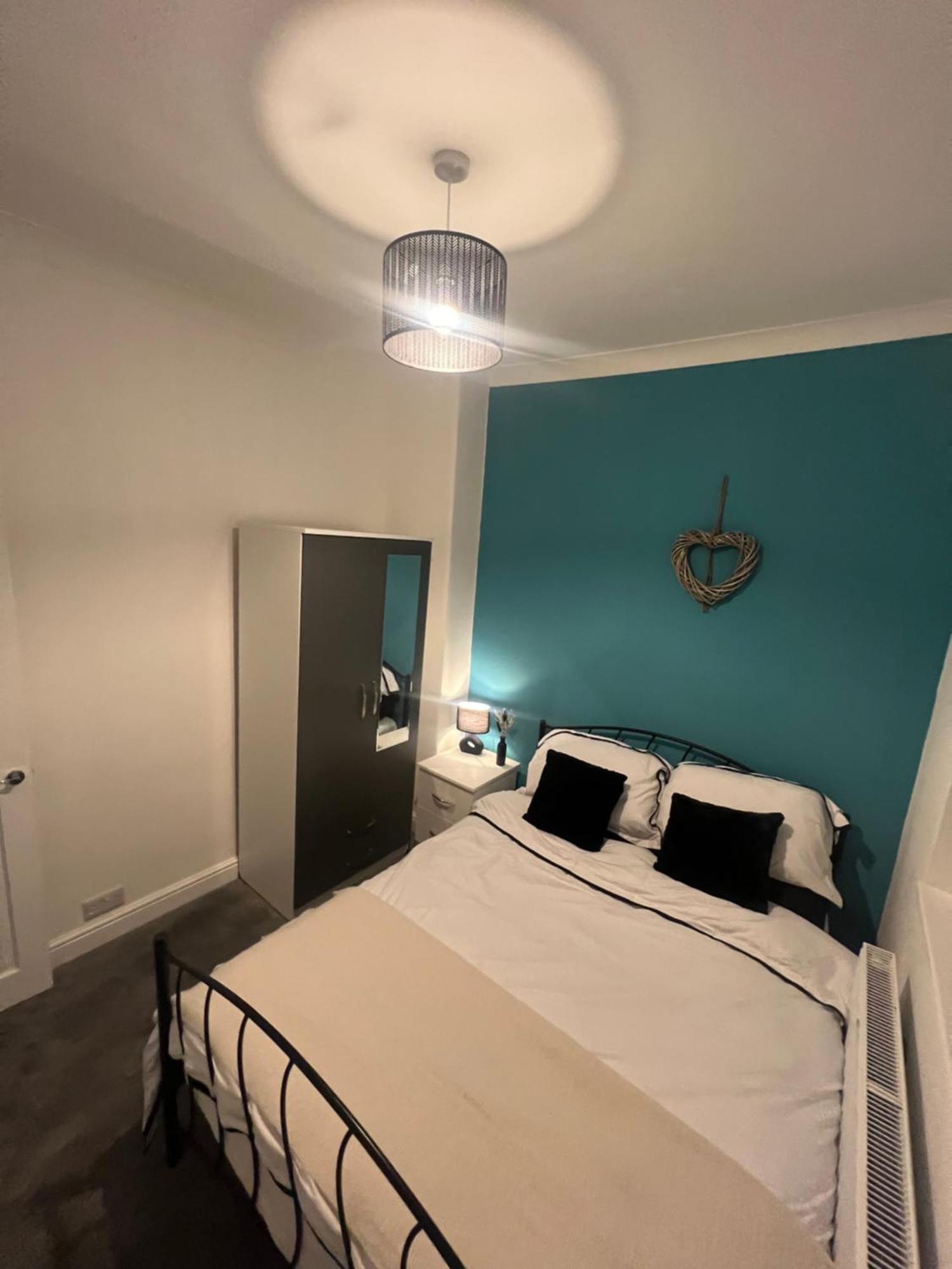 Holiday home Cosy Perfect For Families And Contractors With Free Parking *