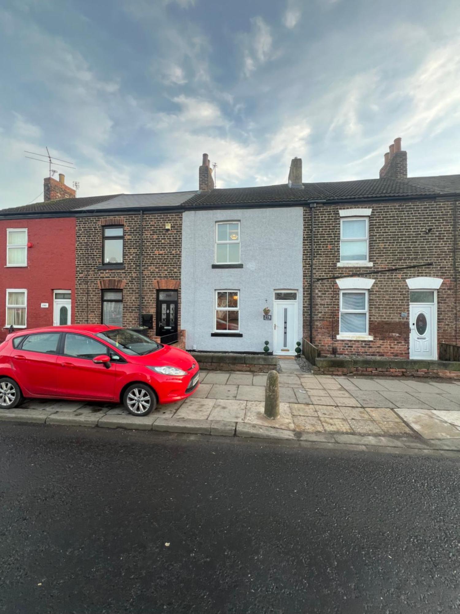 Cosy Perfect For Families And Contractors With Free Parking *